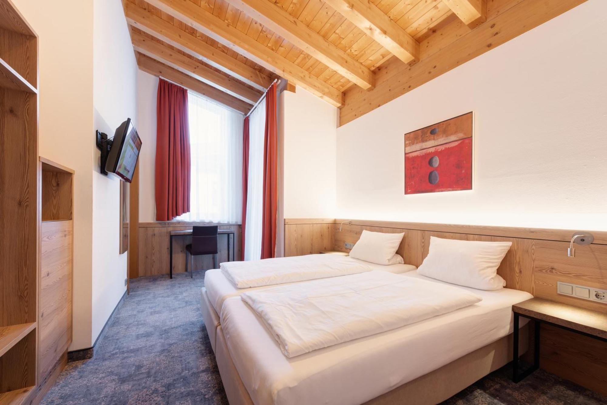 Hotel Alpenland Sankt Anton am Arlberg Bagian luar foto